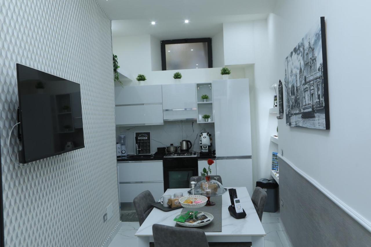 Santi House Apartment Catania Bagian luar foto