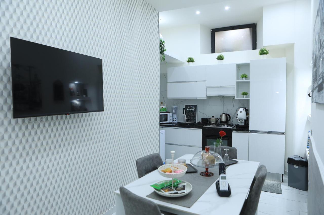 Santi House Apartment Catania Bagian luar foto