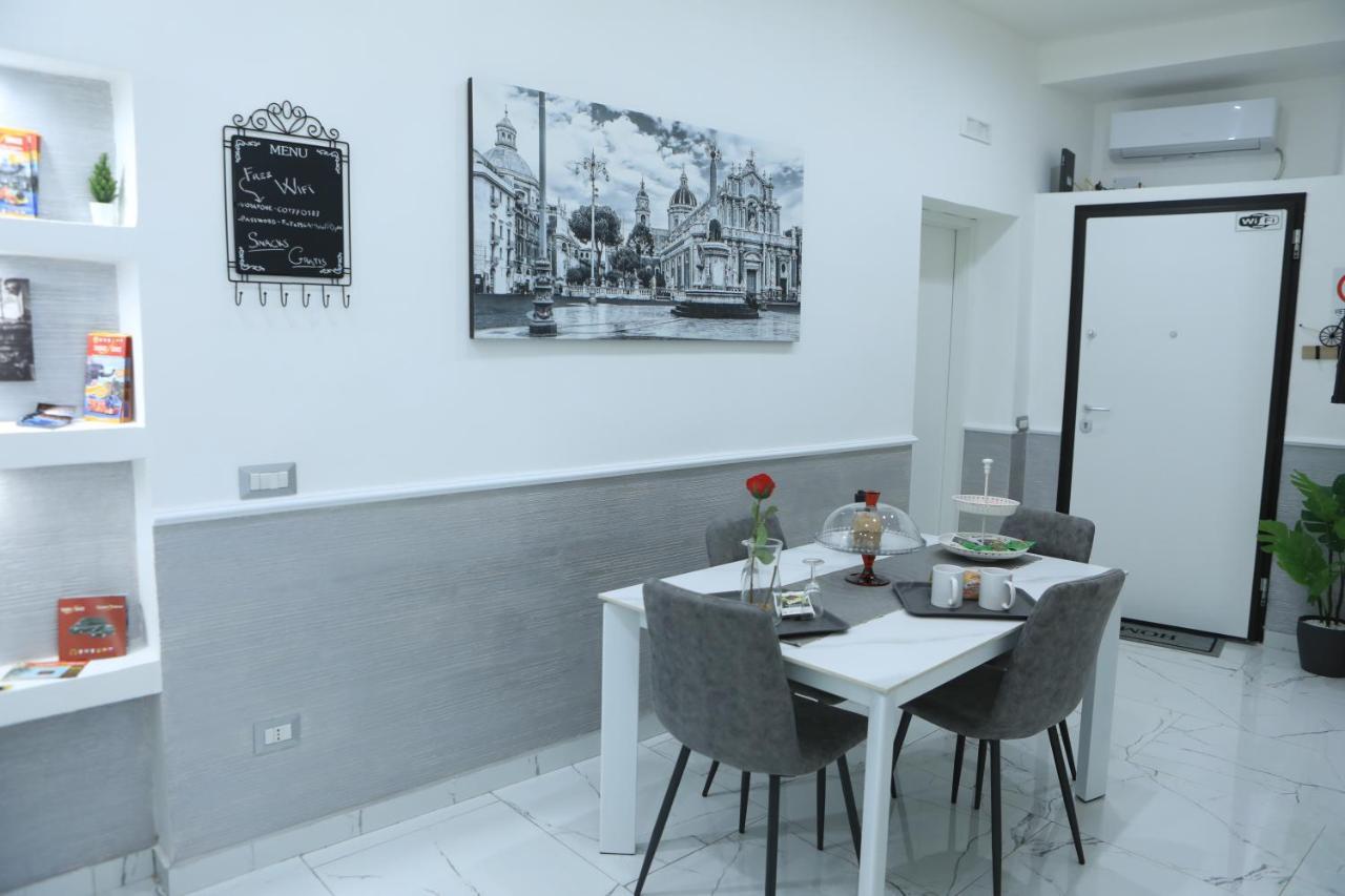Santi House Apartment Catania Bagian luar foto